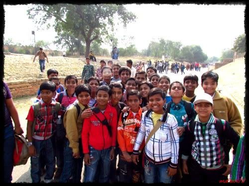 INDIA:  UN VIAJE DE SORPRESAS (Nov-Dic 2011) - Blogs de India - EL CHOCANTE CAMINO A AGRA (14)