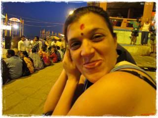 INDIA:  UN VIAJE DE SORPRESAS (Nov-Dic 2011) - Blogs de India - EMPEZANDO DE NUEVO EN LA ESPIRITUAL VARANASI (52)