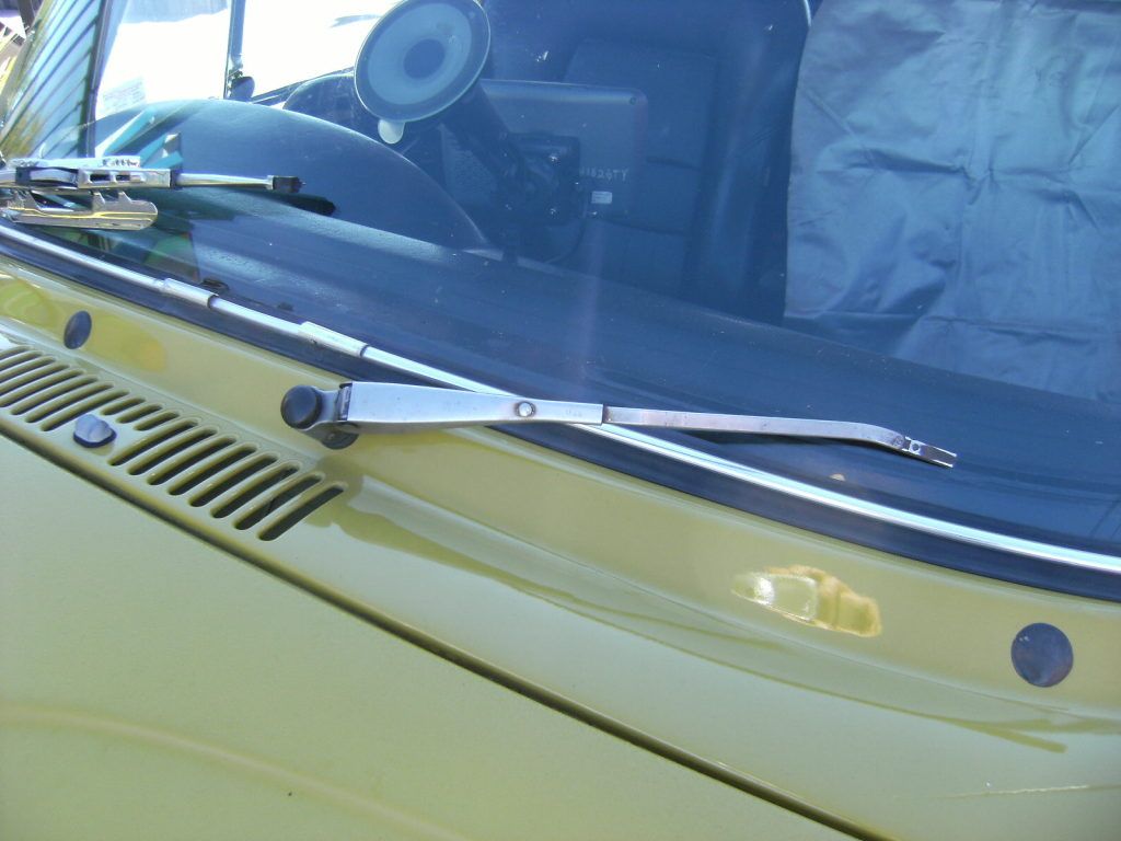 http://i1202.photobucket.com/albums/bb364/Jeff_Walsh/General%20VW%20photos/Wiperarm.jpg