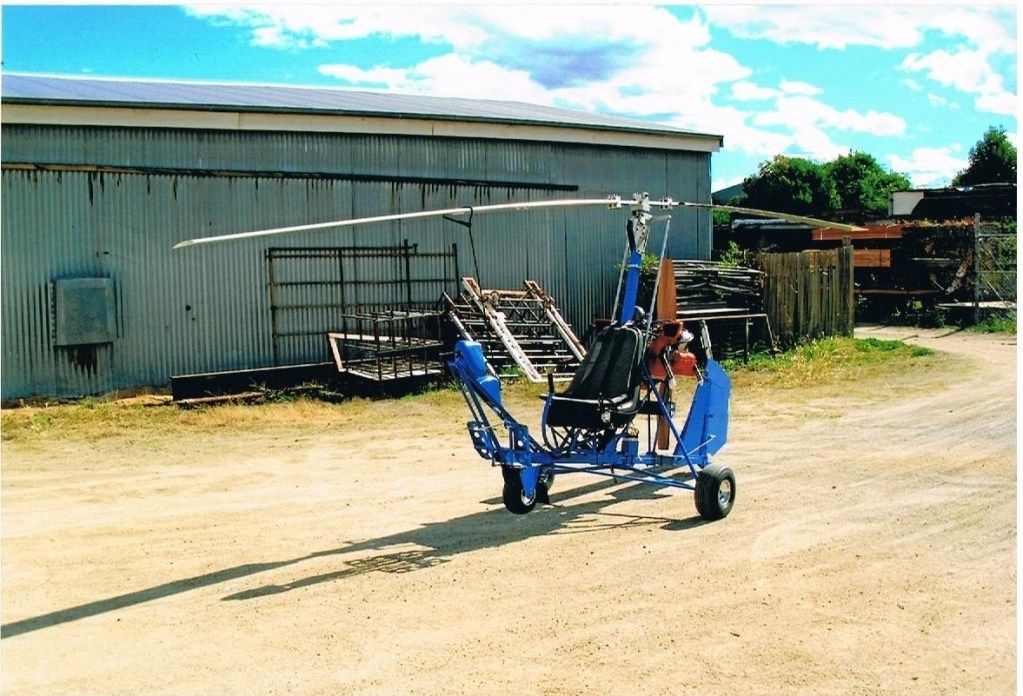 http://i1202.photobucket.com/albums/bb364/Jeff_Walsh/Gyrocopter%20-%20Inverell/Gyrocopter1.jpg