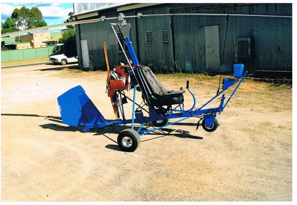 http://i1202.photobucket.com/albums/bb364/Jeff_Walsh/Gyrocopter%20-%20Inverell/Gyrocopter4.jpg