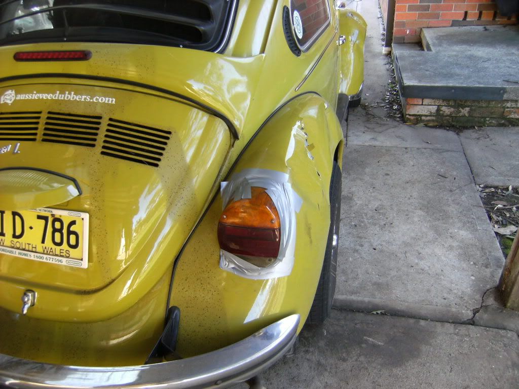 http://i1202.photobucket.com/albums/bb364/Jeff_Walsh/Rolling%20the%20bug/Mybugrolled-Taillightlensducttapedonfortriphome.jpg