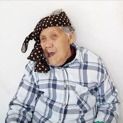 5 Inilah  foto Narsis Nenek Berumur 70 Tahun yang Menggemparkan CINA