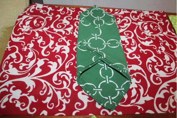 Hen House Linens Christmas Table Linens Options