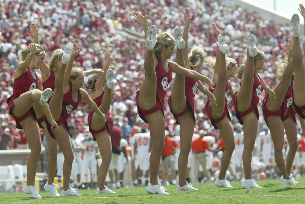 OUcheerleaderskicka.jpg