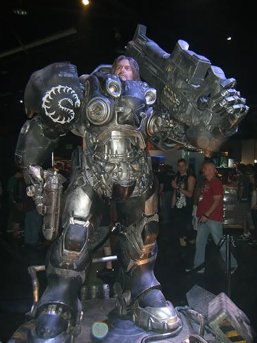 raynor statue
